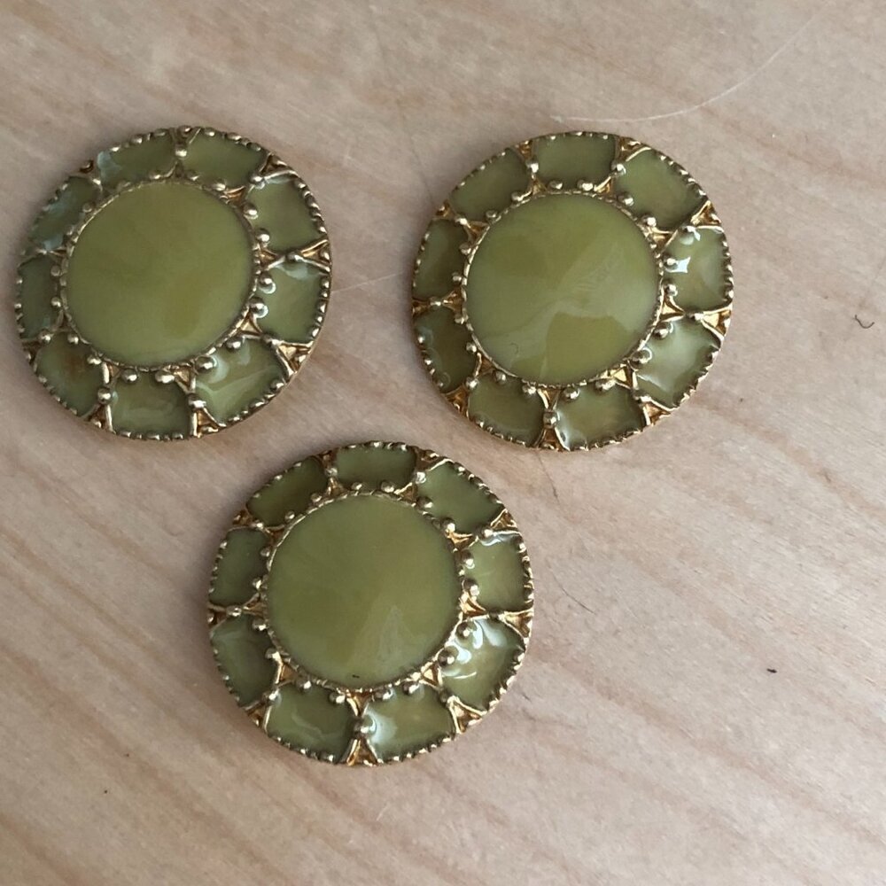 St. John Enameled Replacement Buttons Lot of 3 Light Green & Gold NEW - Picture 3 of 4